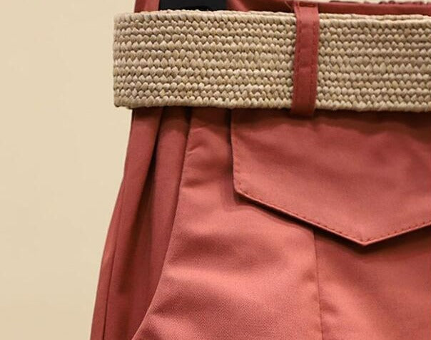 Shorts Saia Lary™ em Sarja com Cinto / A peça de roupa com caimento soltinho e a beleza atemporal que você tanto ama!